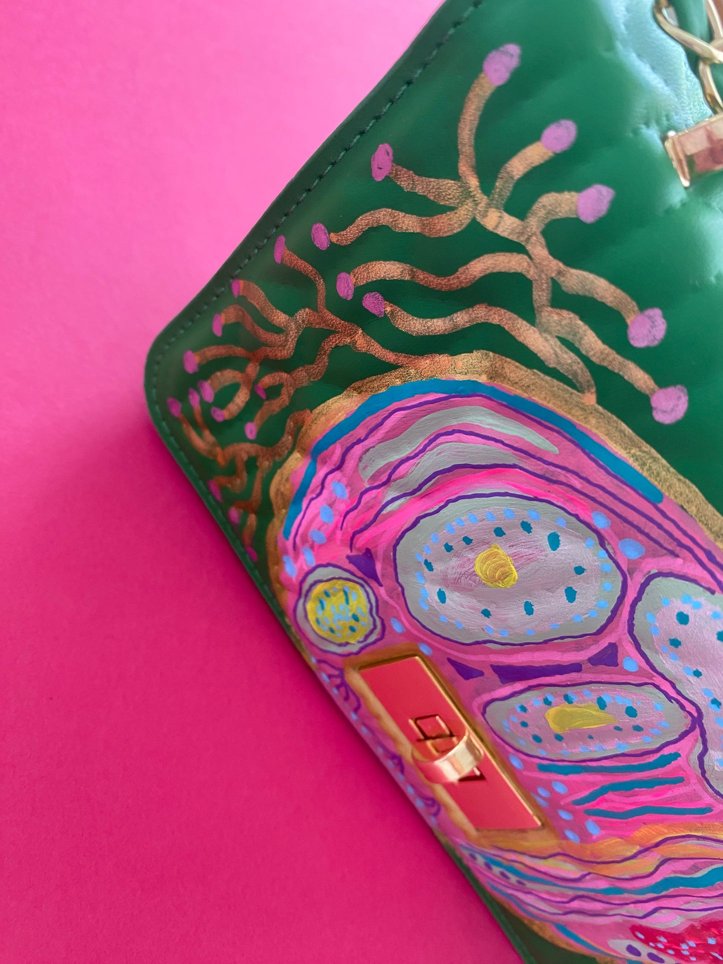 Mini Chevron Quilted Flap Chain Square Bag.